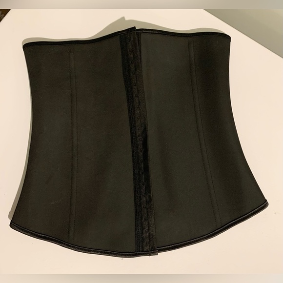 NEW Black Waist trainer high quality
- size Large - Picture 2 of 6